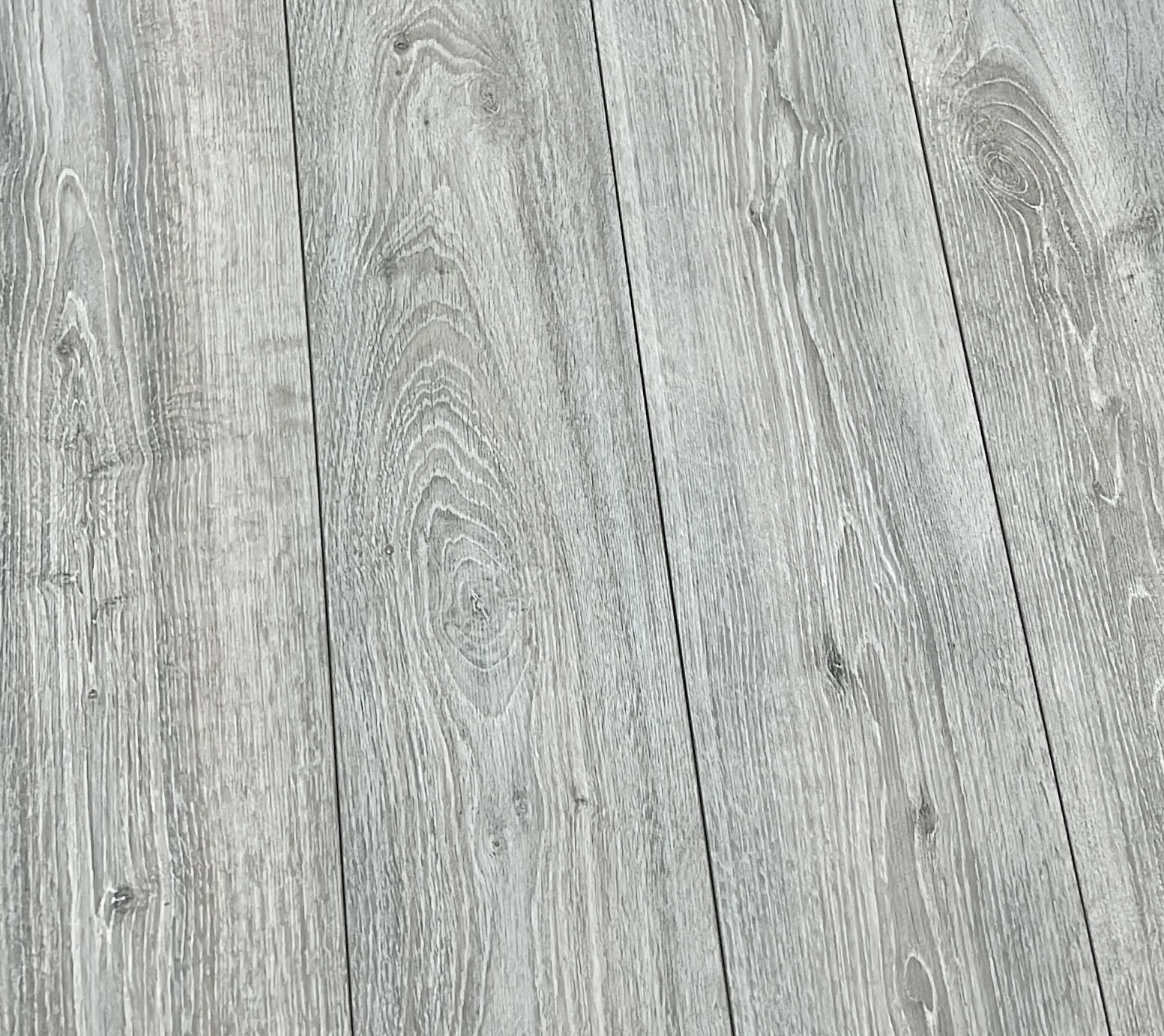 Ламинат Romantica GW 4V фаска Дуб Карера 1380*190*8мм. (0,2622) 1/8 (480)